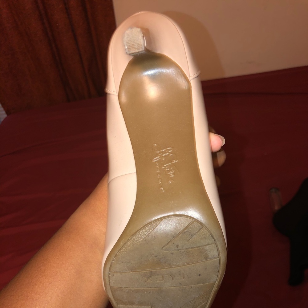 Tan Heels - Picture 2 of 5